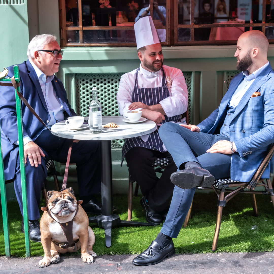 L'Escargot members outside