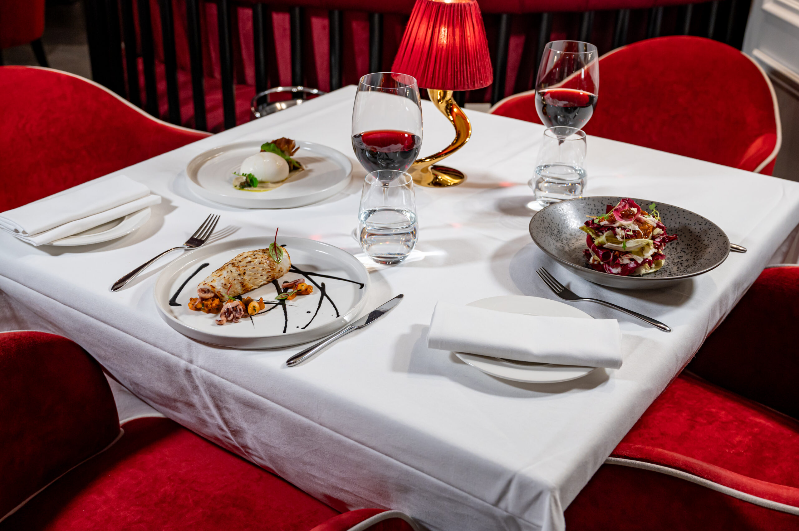 Bardo dish and table in London